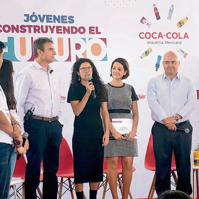Compromiso. Luisa María Alcalde presentó el proyecto en la embotelladora Las Margaritas, de Coca-Cola. DINORATH MOTA. EL UNIVERSAL