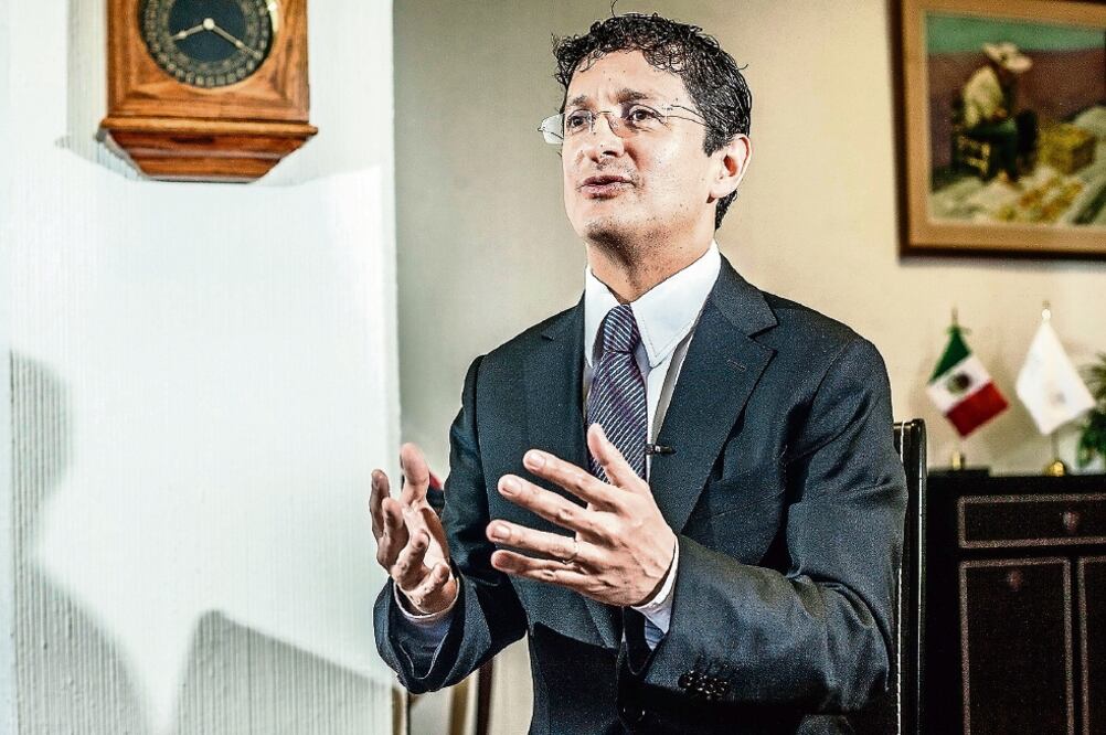 El secretario de la Función Pública, Virgilio Andrade, dice que las autoridad e s muestran buen ánimo para transparentar posturas y casos controvertidos (ARCHIVO EL UNIVERSAL)