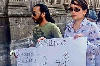 Arrestan a ex policía federal por agresión a periodista michoacano