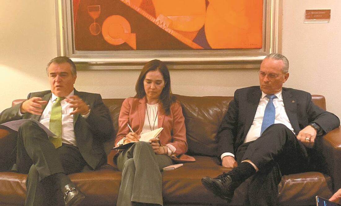 Los presidentes del Consejo Coordinador Empresarial, Francisco Cervantes (izq.), y de la Confederación Patronal de la República Mexicana, José Medina Mora (der.).Foto:Especial