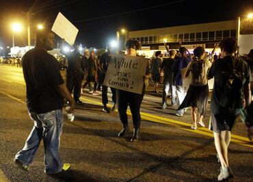 Ferguson: Manifestantes vuelven a las calles pese a emergencia