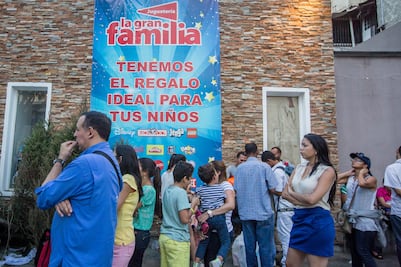 La odisea de comprar un regalo navideño en Venezuela