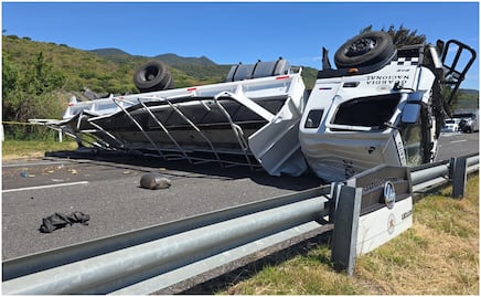 Vuelca camión de la Guardia Nacional en autopista de Michoacán; hay 3 muertos y más de 20 lesionados