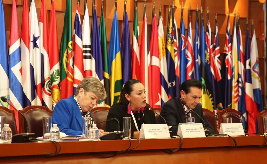 Mesa de trabajo ‘La Política de Bienestar: acceso efectivo a derechos’ (Foto: Twitter / @Mary_Luisa_AG)