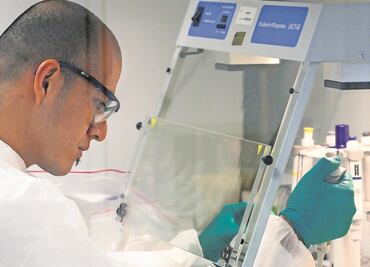 Genética y robotización, futuro de la farmacéutica