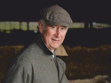 Conoce el perfume favorito del rey Carlos III, según el príncipe Harry