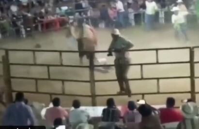 Hombre muere aplastado por un toro durante jaripeo en Guerrero
