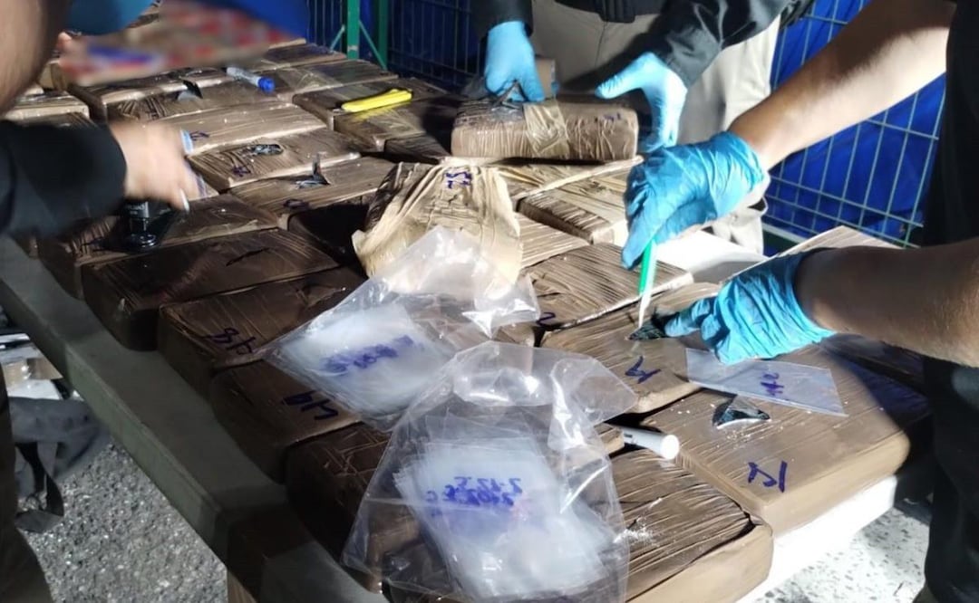 Marina asegura bultos con clorhidrato de cocaína en el recinto portuario de Manzanillo, Colima (13/05/2026). Foto: Especial