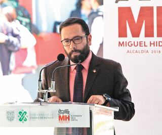 Romo libra sanción del INE; mantiene la candidatura