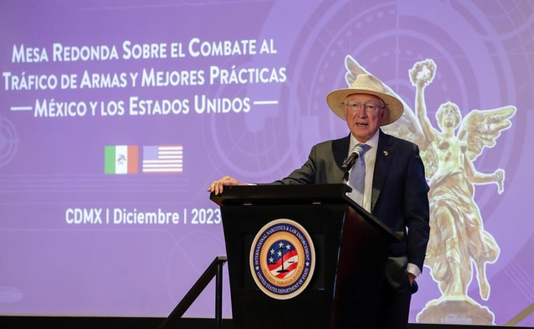 Ken Salazar manifestó que el tráfico de armas es un problema grande en su país. Foto: Diego Simón Sánchez / EL UNIVERSAL