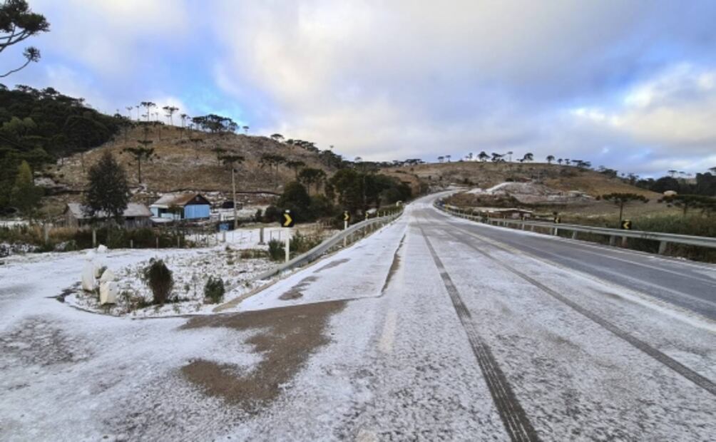 Ola de frío cubre de nieve ciudades al sur de Brasil; suceso que no ocurría desde 1957