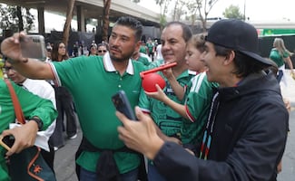 Aficionados encaran a Cuauhtémoc Blanco en inauguración del Mundial en la CDMX; "¡te andan buscando en Cuernavaca!"