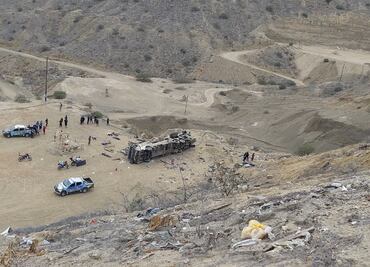 Accidente de autobús en Perú deja al menos 25 muertos
