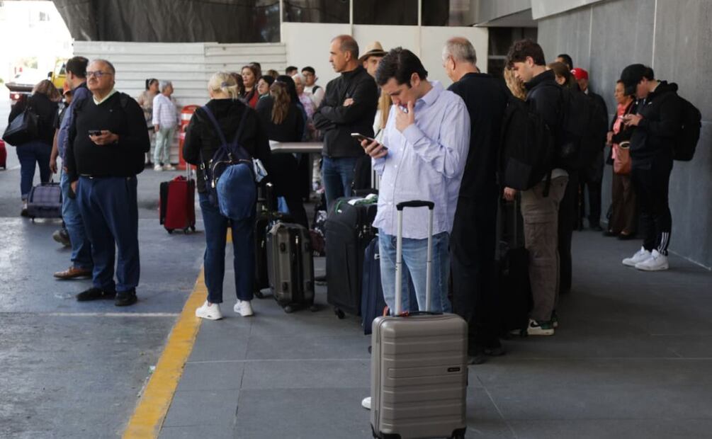 Taxis de aplicación en el AICM. 12 de marzo de 2026. FOTO: CARLOS MEJIA|EL UNIVERSAL