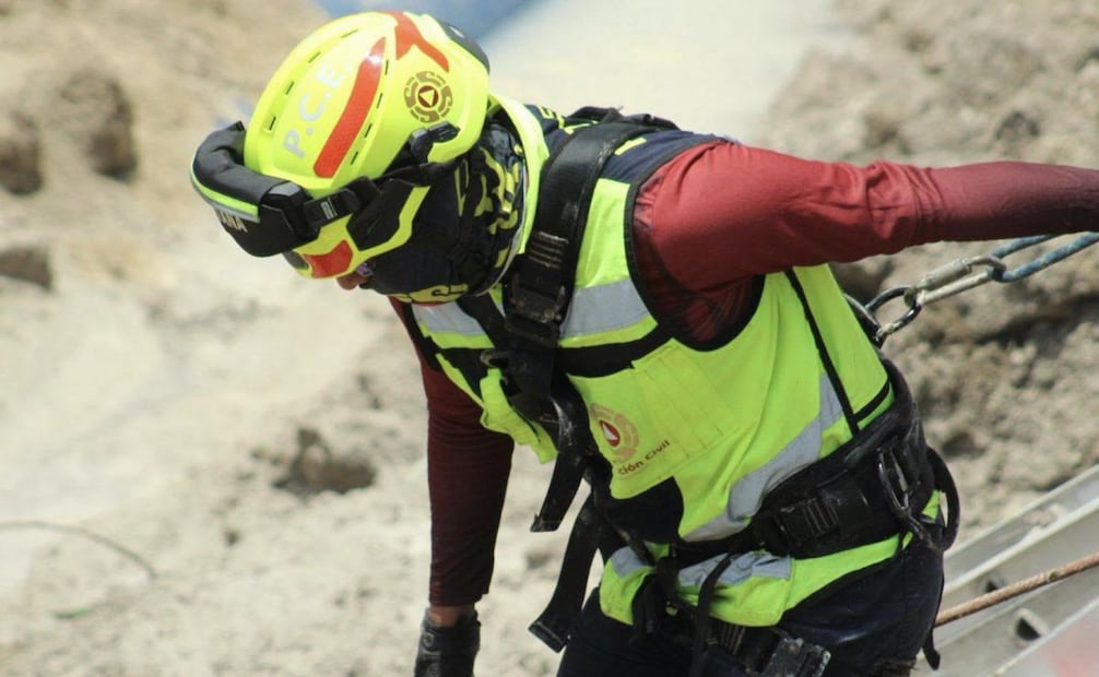 Buscan a trabajador desaparecido tras accidente en acueducto de Tamaulipas; Américo Villareal supervisa labores.
Foto: Especial.