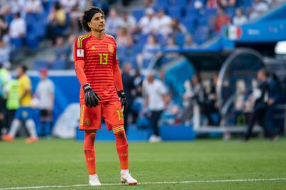 Presidente del Standard Lieja desmiente salida de Guillermo Ochoa