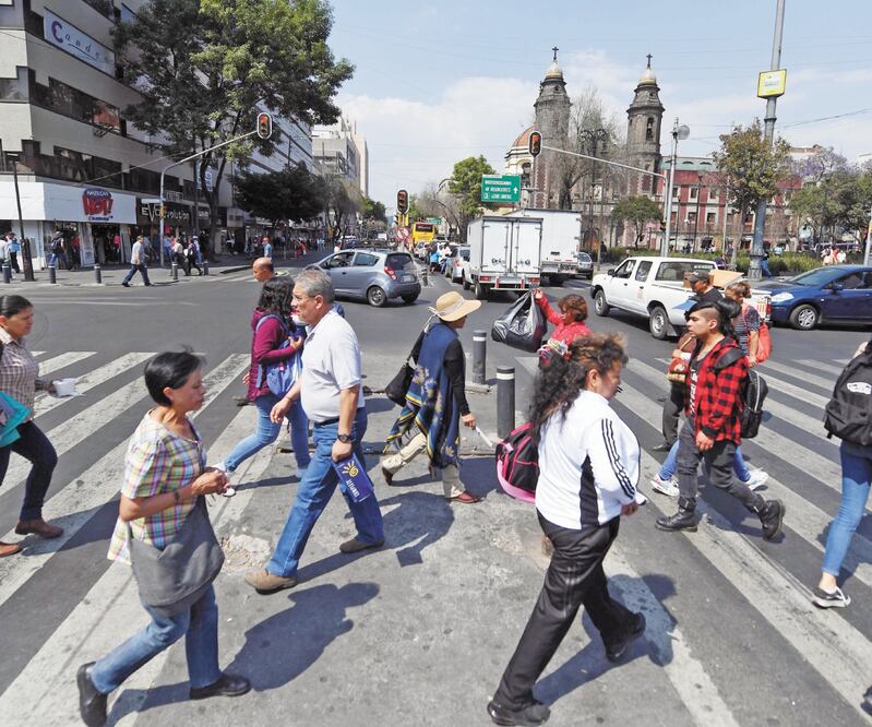 Este lunes no hubo largas filas en los Juzgados de lo Familiar, ubicados en avenida Juárez, como es una costumbre en otros días. CARLOS MEJÍA. EL UNIVERSAL 