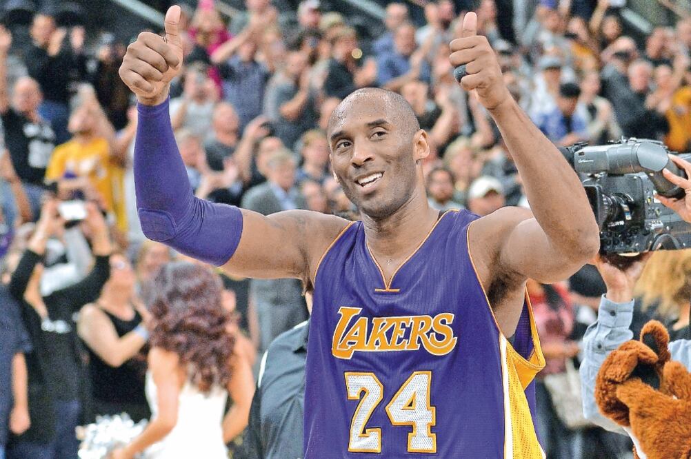 Kobe Bryant espera salir en una buena noche e ir por el premio MVP (DARREN ABATE. AP)
