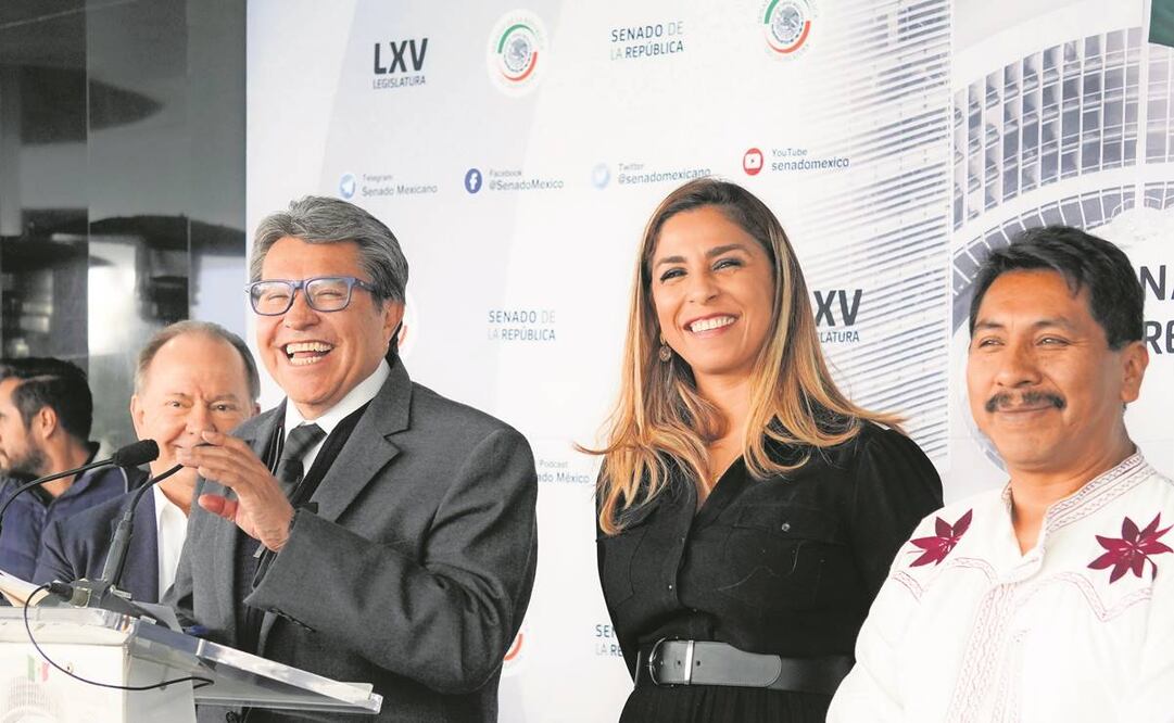 El senador Ricardo Monreal señala que la Cámara Alta se tomará su tiempo para analizar los cambios a las leyes secundarias en el INE. En la imagen lo acompaña la legisladora Maribel Villegas durante la conferencia de prensa. Foto: Elizabeth/Cuartoscuro
