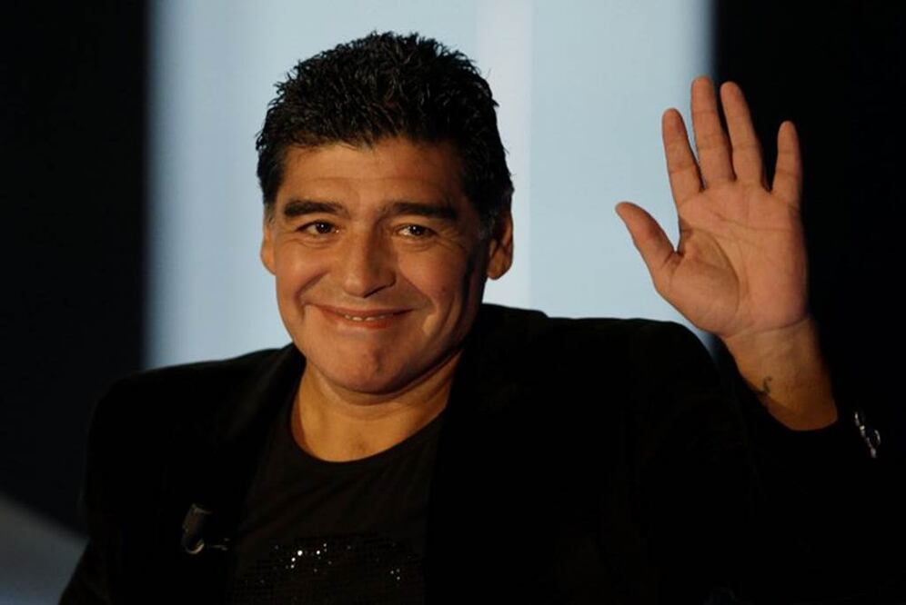 Maradona logra embargo de bienes de ex esposa