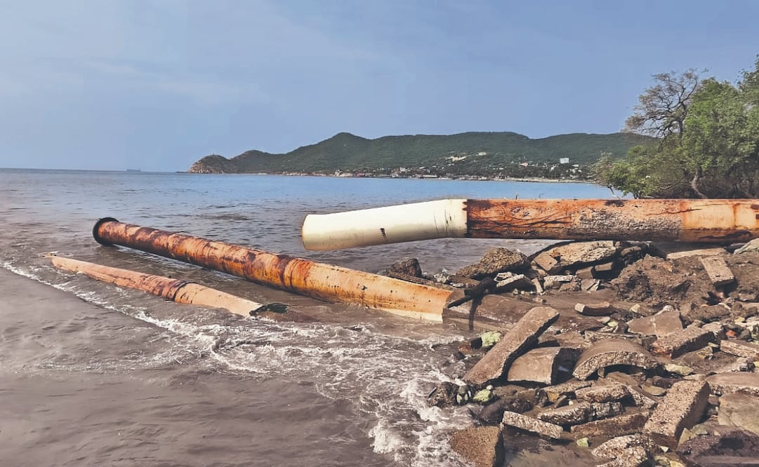 Cada uno de los cuatro emisores que transportan residuos desde la refinería desembocan en el mar. Foto: Especial