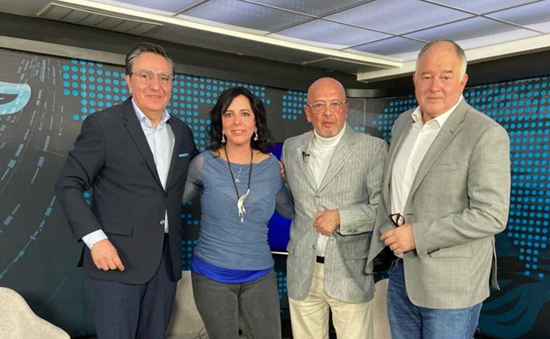 Con los de Casa, David Aponte, Maite Azuela, Juan Pablo Becerra Acosta, Héctor de Mauleón. Foto: Diego Campos/ EL UNIVERSAL