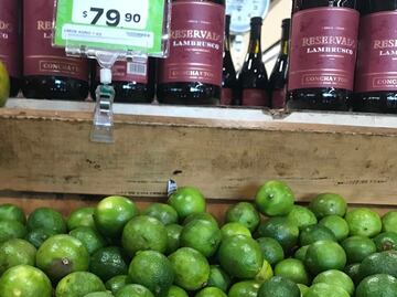 Comerciantes compran limón a 44 pesos por kilo y lo venden a consumidores en 80, indica análisis