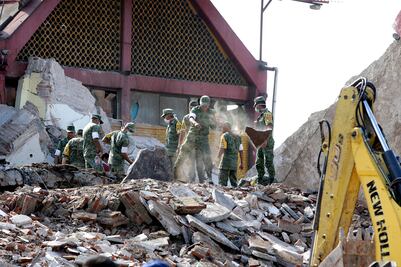 Suman 377 réplicas del sismo