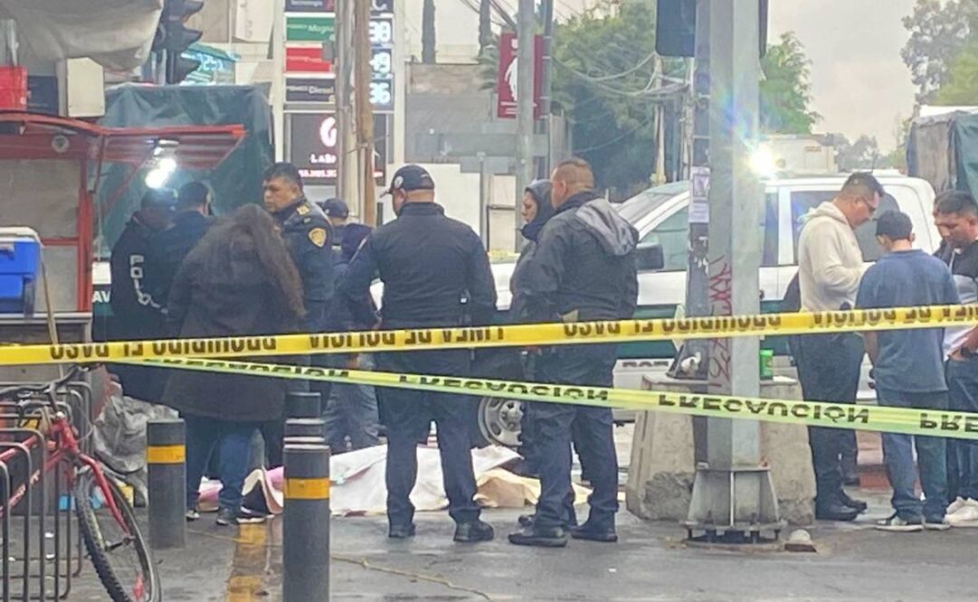 Un checador de la ruta 23 fue ejecutado de al menos cuatro tiros en calles de la alcaldía Azcapotzalco (20/11/2024). Foto: Juan Carlos Williams / EL UNIVERSAL