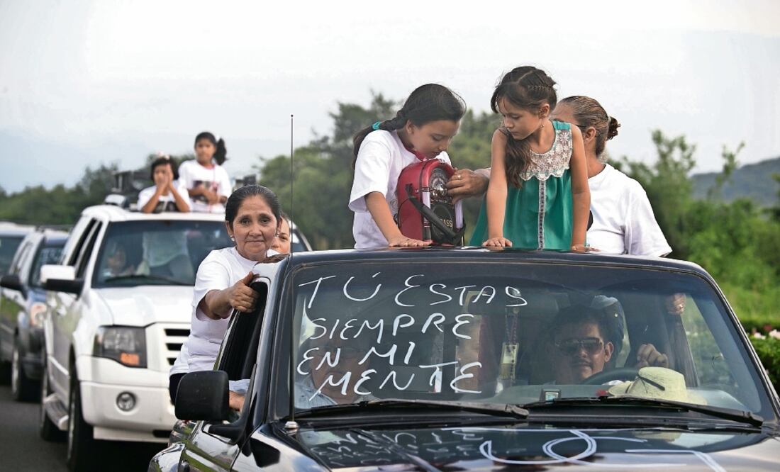 Habitantes del pueblo natal del cantautor le rindieron homenaje (ARMANDO SOLÍS. EL UNIVERSAL)