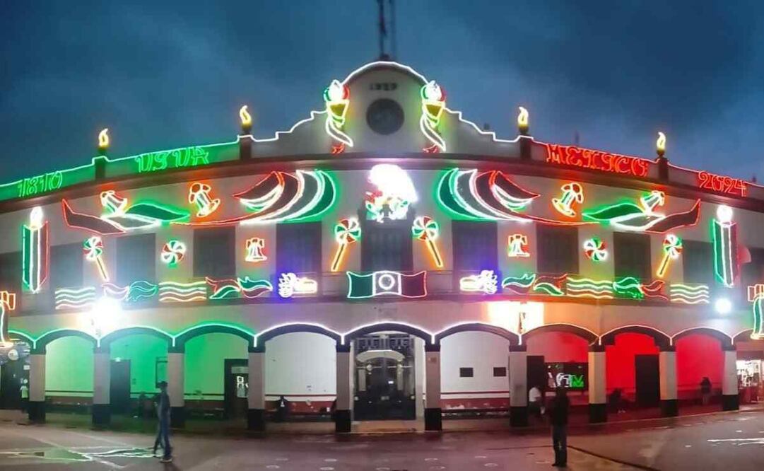 El centro de Zumpango ya se encuentra adornado con iluminación alusiva a las fiestas patrias por el 204 aniversario de la Independencia de México. Foto: Especial