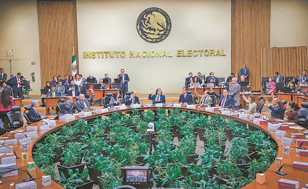 El INE deberá realizar la consulta popular en agosto. Foto: Archivo. EL UNIVERSAL