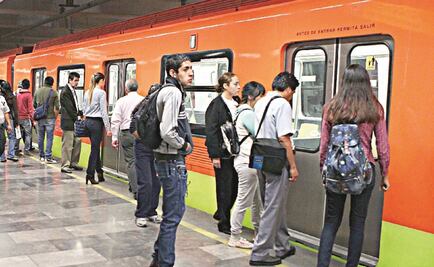 Suspenden a 12 policías por recibir dinero de ambulantes en el Metro