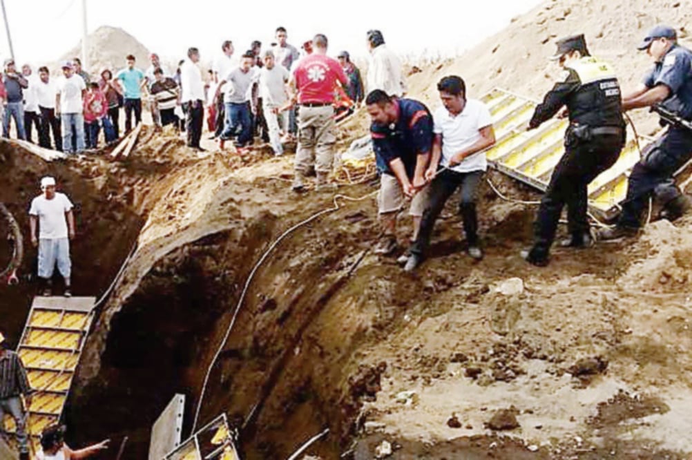 Autoridades mexiquenses realizarán las pruebas pertinentes para corroborar si el percance ocurrió debido al sismo que se registro en la zona metropolitana ayer (ESPECIAL)