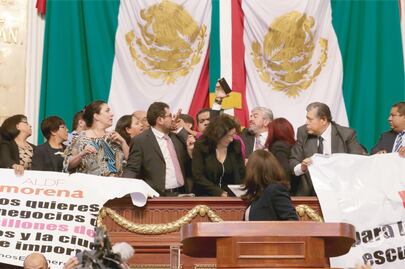 Se desata zafarrancho en la Asamblea Legislativa