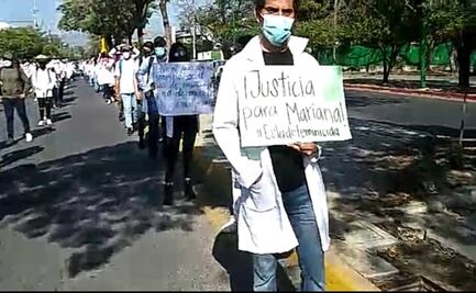 Estudiantes de Medicina en Chiapas marchan en protesta por el asesinato de Mariana