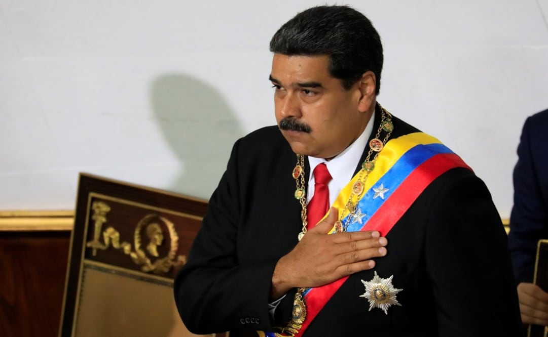 Nicolás Maduro, hace un gesto durante una sesión especial de la Asamblea Nacional Constituyente para tomar el juramento de presidente reelegido - Foto: Marco Bello/REUTERS