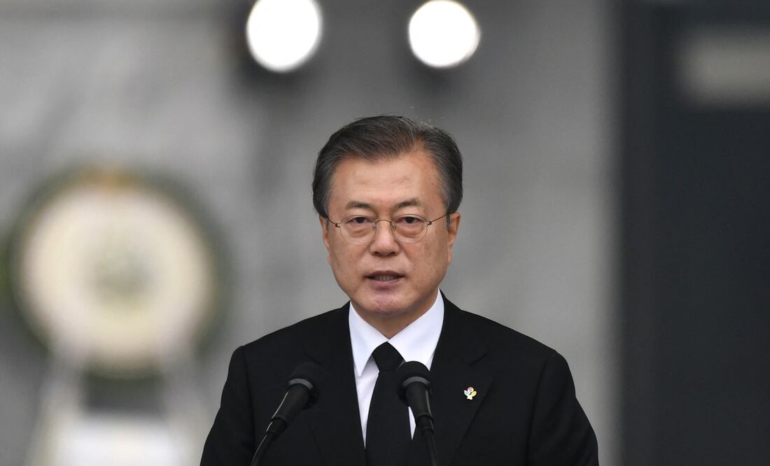 El entonces presidente de Corea del Sur, Moon Jae-In, pronuncia un discurso durante una ceremonia para conmemorar el Día de los Caídos en Corea en el Cementerio Nacional de Seúl el 6 de junio de 2019. Foto: AFP