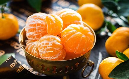 Aprovecha la temporada de mandarina para hacer un champurrado especial