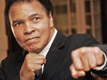 Detienen en aeropuerto de Florida a hijo y ex esposa de Muhammad Ali