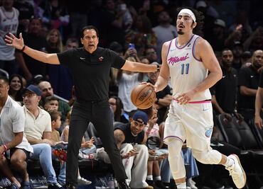 Jaime Jáquez Jr. brilla en derrota del Miami Heat; rompe su récord de anotación en NBA