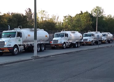 Hay intensa actividad de pipas en centros de distribución de gasolina de Pemex