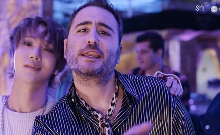 Mexican band Reik performs duet with K-pop band Super Junior