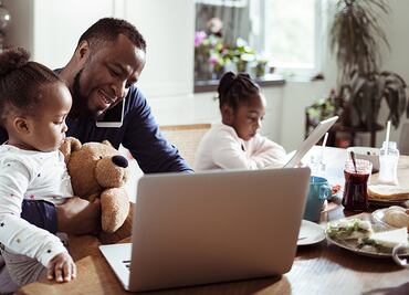 Por qué entre mamíferos es tan raro ser un papá al estilo humano