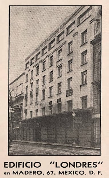 Los comercios y despachos en el Edificio Londres ocupaban espacios que se diseñaron pensando en la vida diaria de los profesionistas que trabajaran ahí. Hemeroteca EL UNIVERSAL.