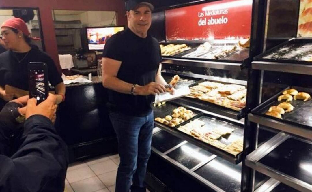 La imagen del actor en la panadería se viralizó en redes sociales esta mañana. (FOTO: Twitter)