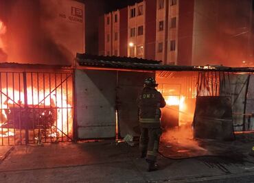 Muere un hombre calcinado en incendio de local de frituras en Iztapalapa