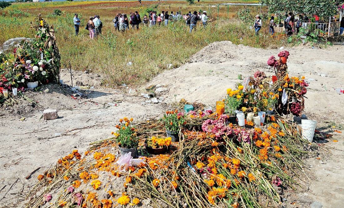 De los 105 cadáveres sepultados, sólo dos fueron entregados a sus familiares (CIUDADANOS. MX)