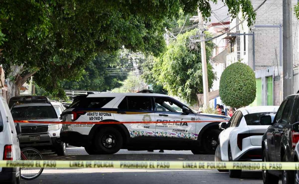 Elementos SSC acordonaron la zona y ya analizan las cámaras de vigilancia para encontrar al responsable. Foto: Valente Rosas / EL UNIVERSAL