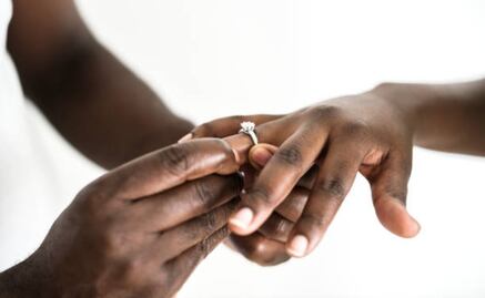 Tribunal nigeriano condena a dos tiktokeros a casarse por publicar "contenido indecente"